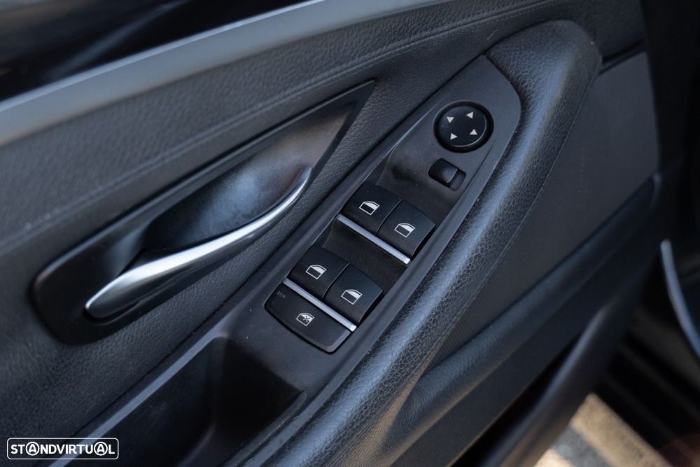 BMW 520 d Line Luxury - 28