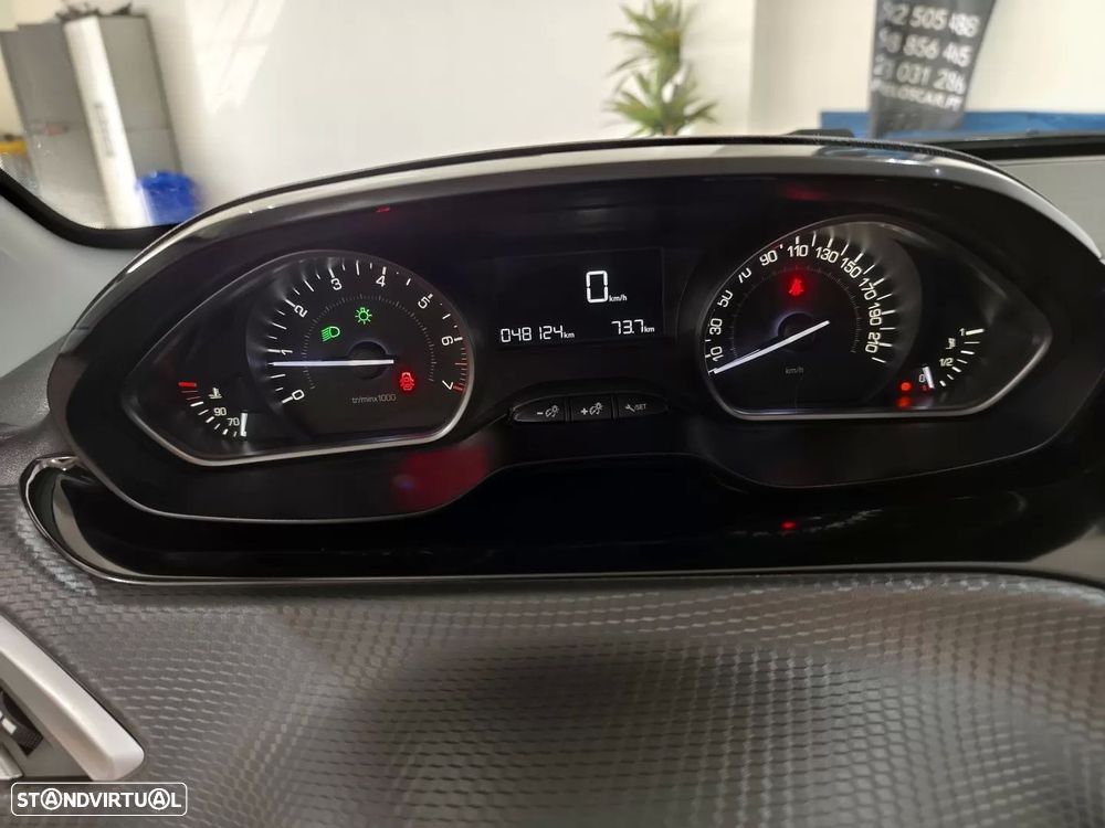 Peugeot 208 1.2 PureTech Style - 17