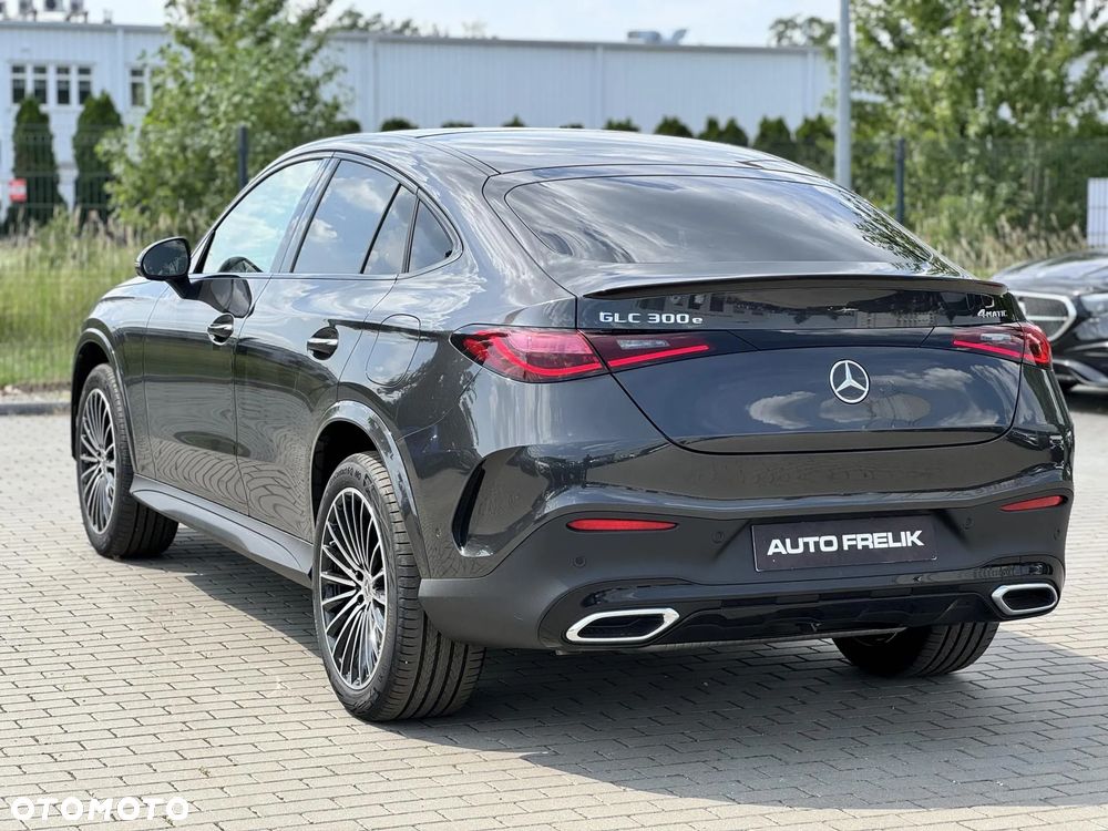 Mercedes-Benz GLC 300 e PHEV 4-Matic AMG Line - 12