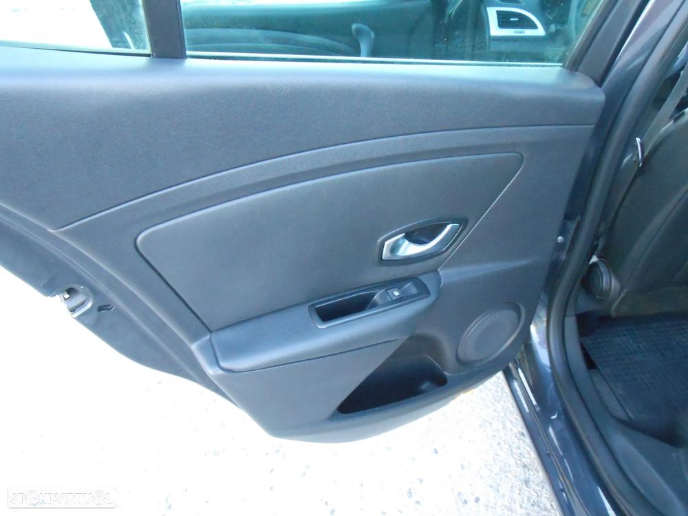 Renault Mégane 1.5 dCi Dynamique S - 19