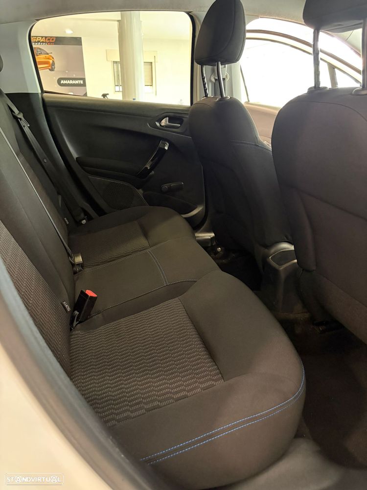 Peugeot 208 1.6 BlueHDi Style - 10