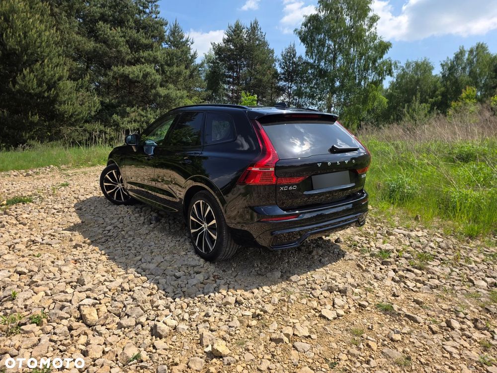 Volvo XC 60 B5 B AWD Ultra Dark - 2