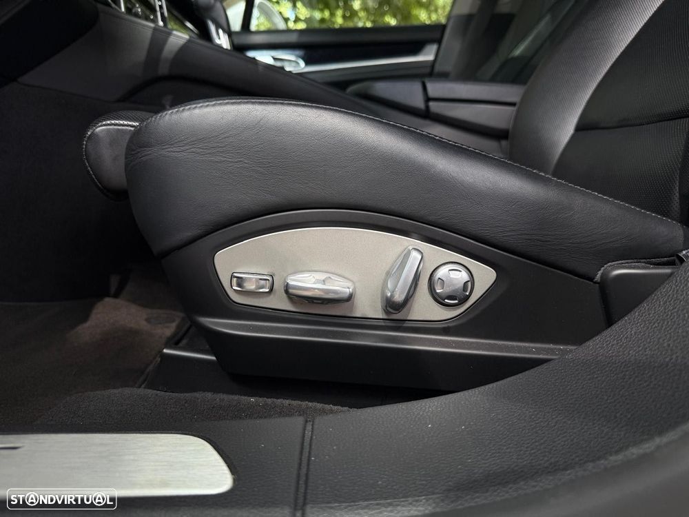 Porsche Panamera - 21