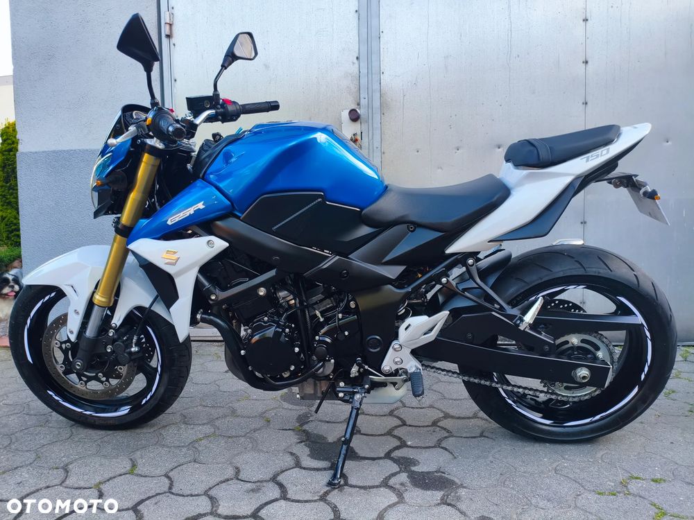 Suzuki GSR - 9