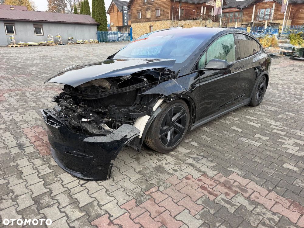 Tesla Model X - 5