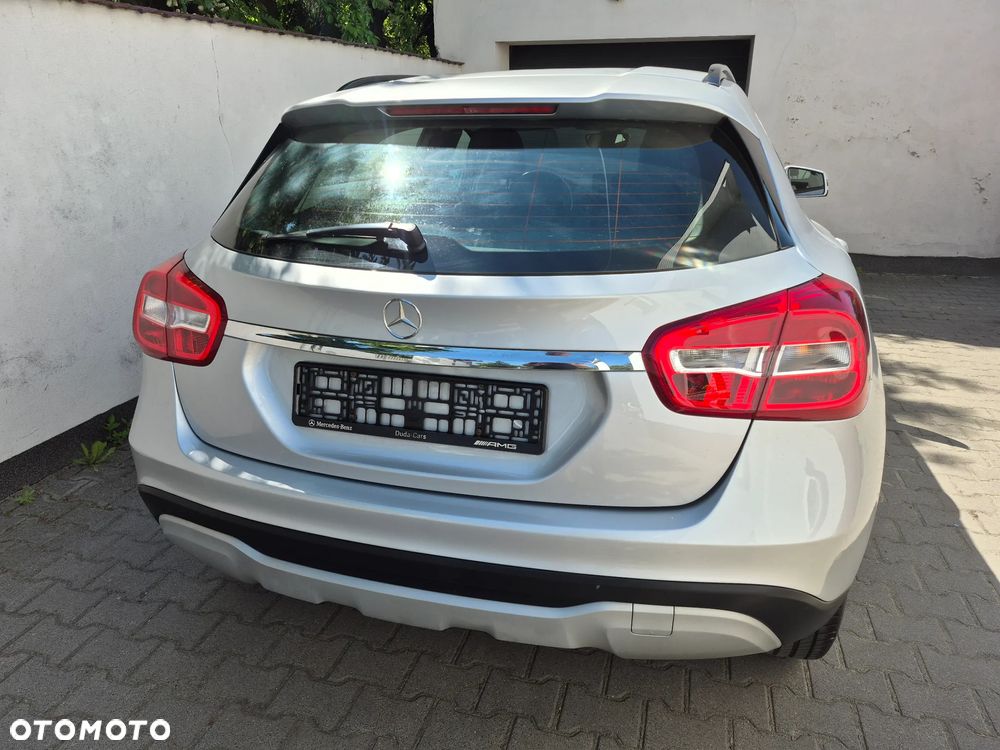 Mercedes-Benz GLA 180 Style - 13
