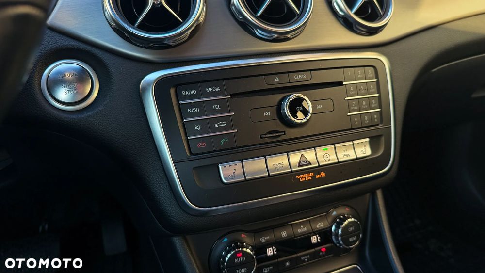 Mercedes-Benz GLA 200 7G-DCT - 8