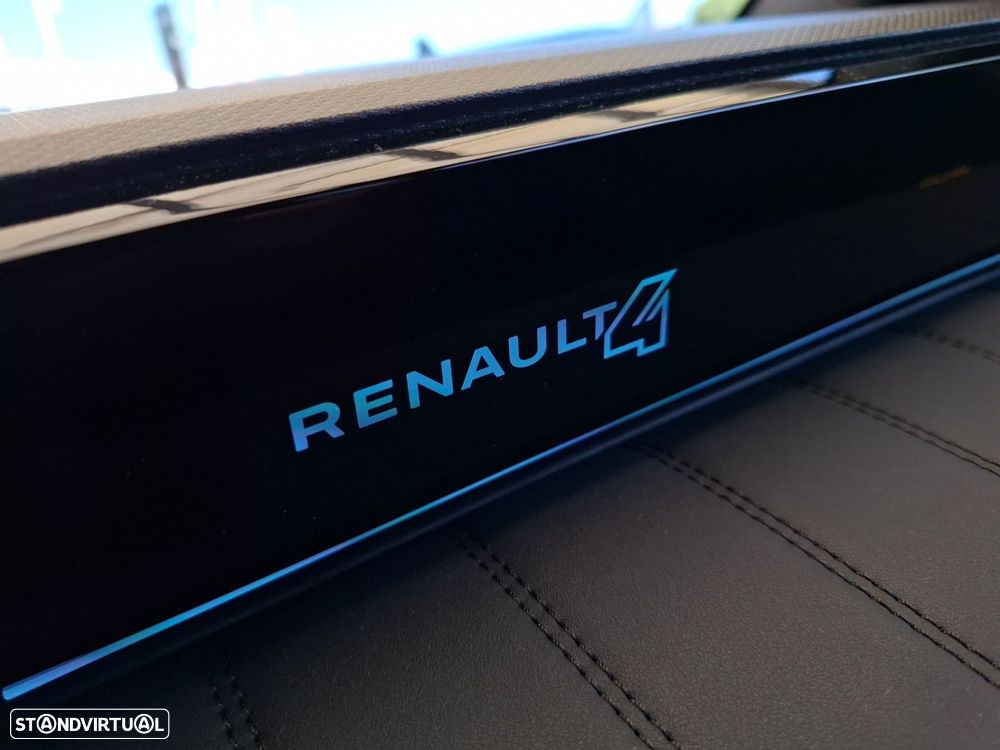 Renault 4 E-Tech 52 kWh Iconic Autonomia Conforto - 24