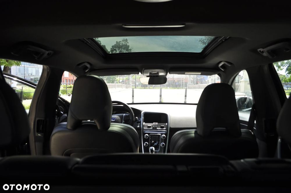 Volvo XC 60 D4 Drive-E R-Design Kinetic - 17