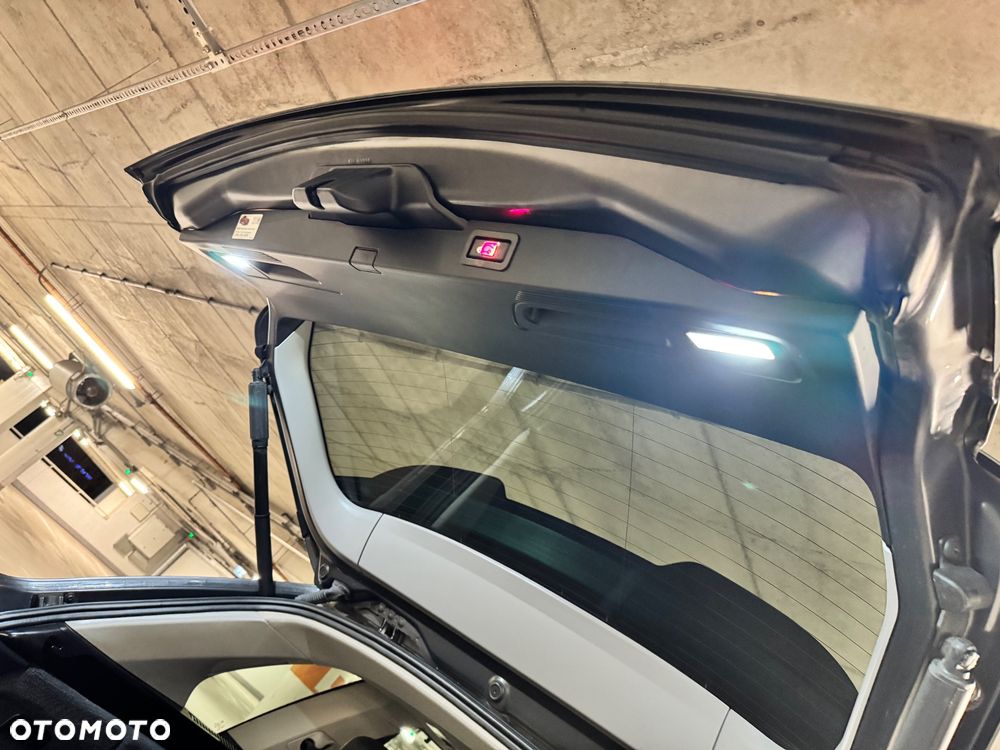 BMW X5 5.0i xDrive - 23