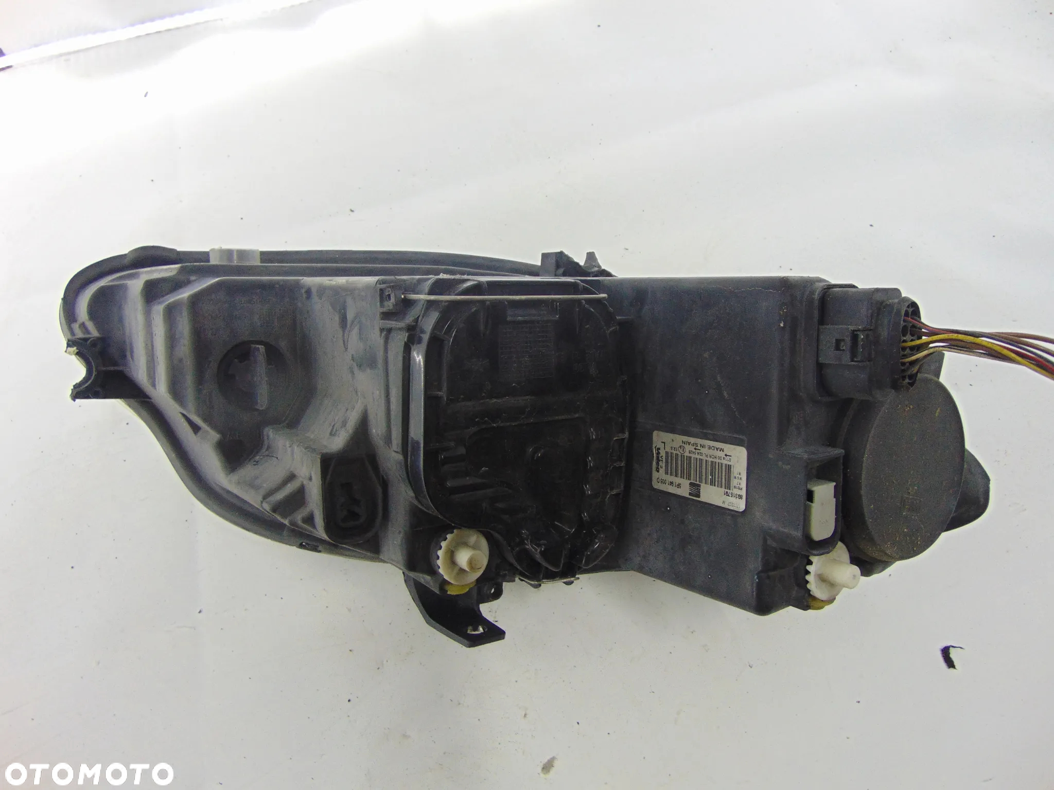 Lampa Seat leon 2 przód lewy urywane uchwyty jak na fotkach - 6