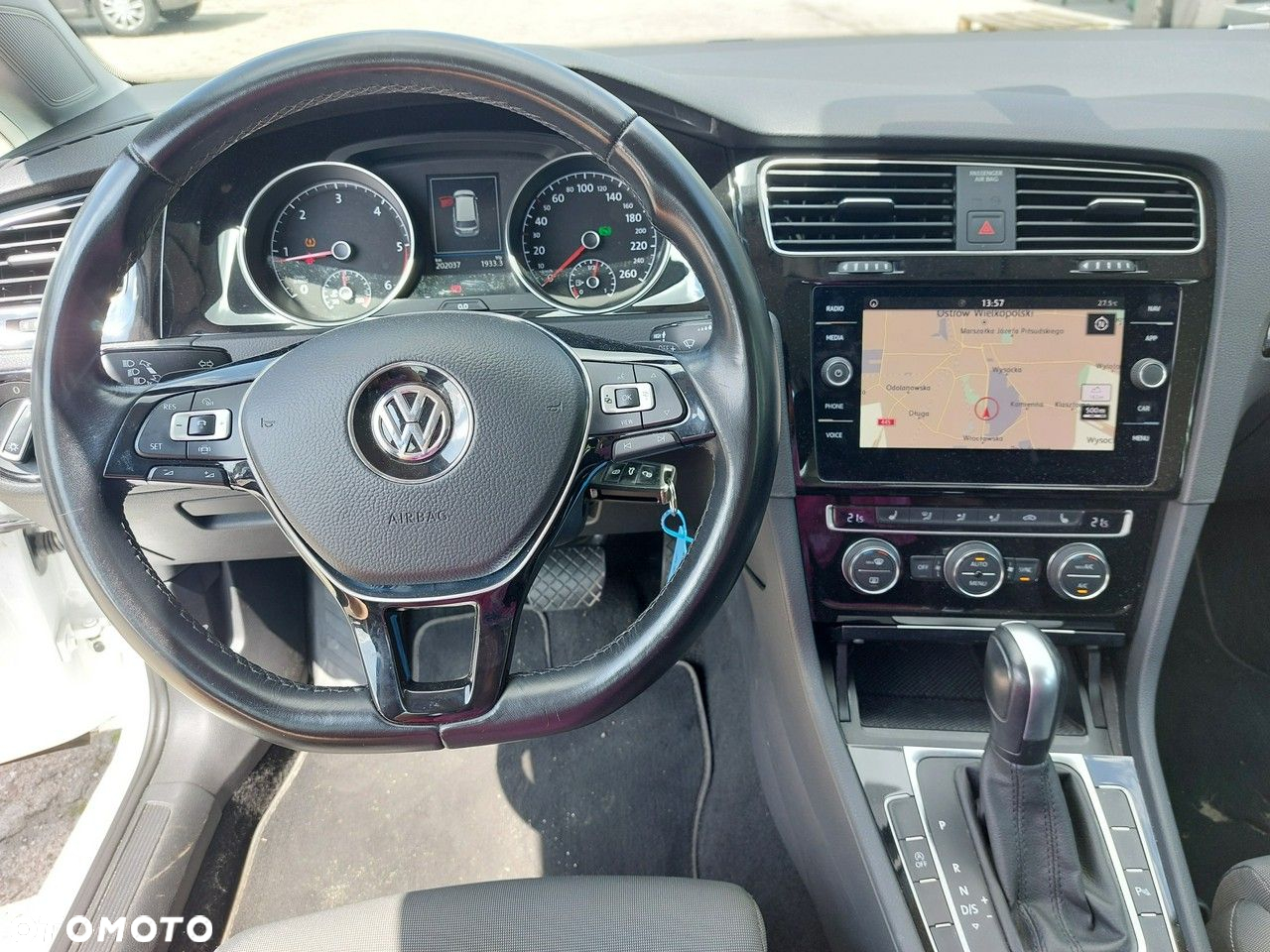 Volkswagen Golf - 24