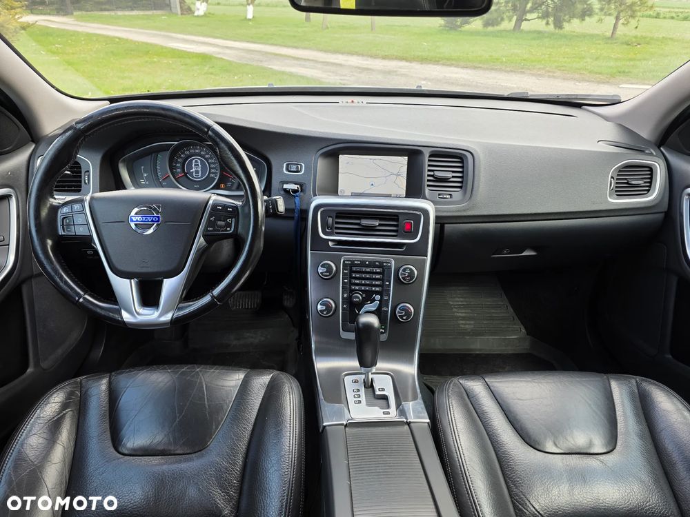 Volvo V60 D4 Geartronic Momentum - 18