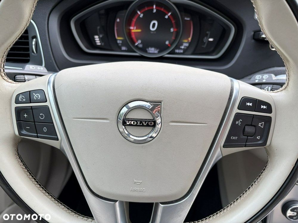 Volvo V40 D2 Momentum - 19