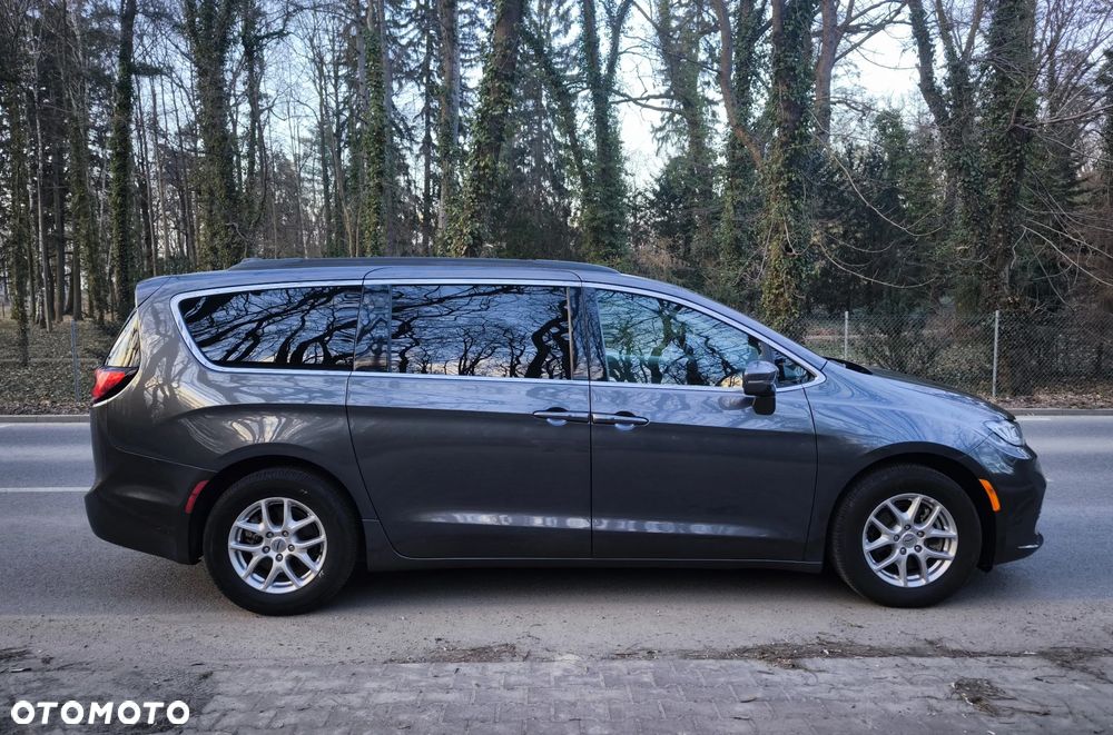 Chrysler Pacifica - 2