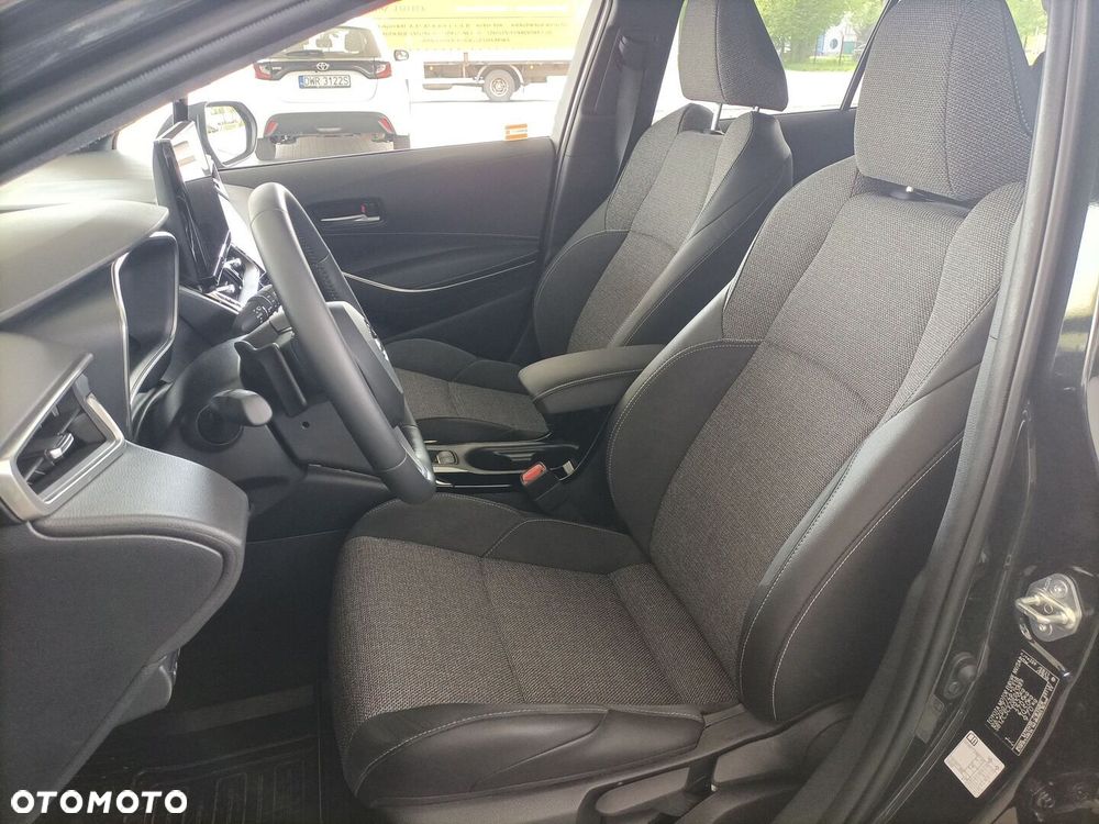 Toyota Corolla - 10
