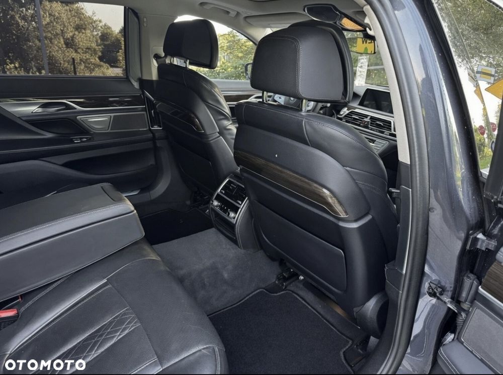 BMW Seria 7 740Li - 19