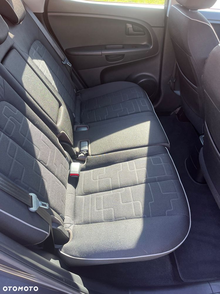 Kia Venga 1.6 CVVT Titanium Collection - 22