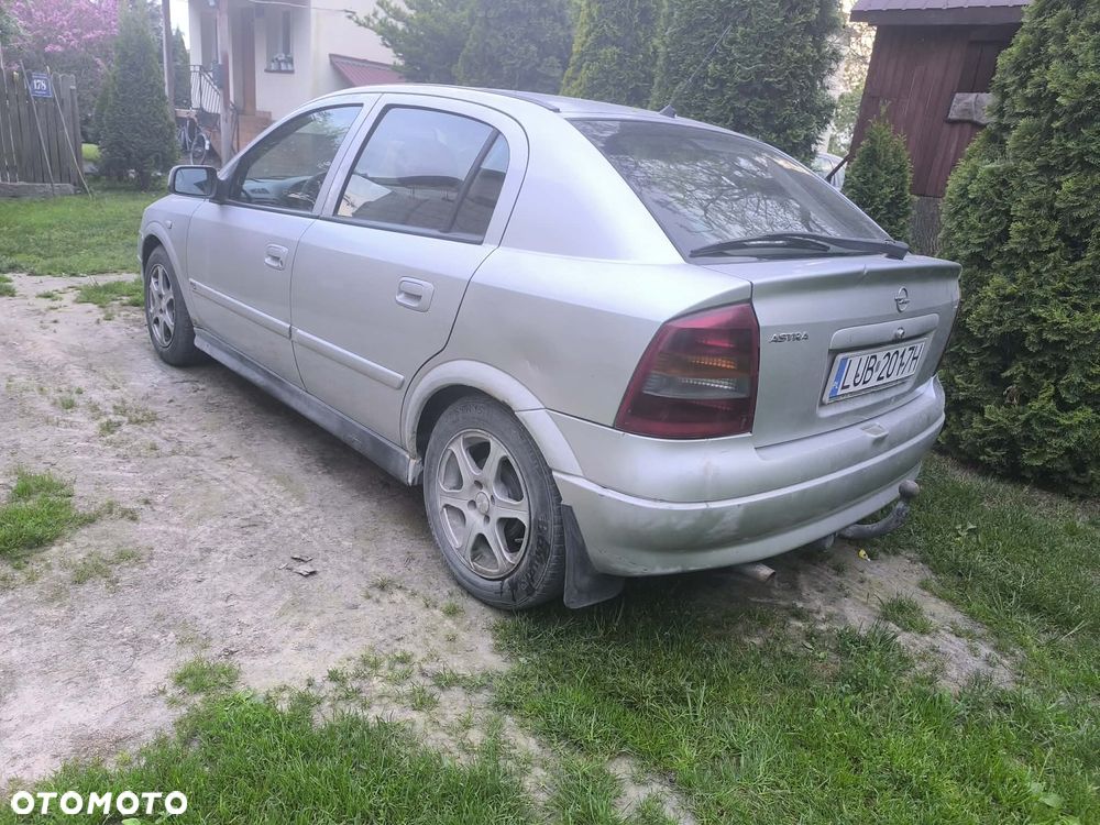 Opel Astra 1.6 - 4