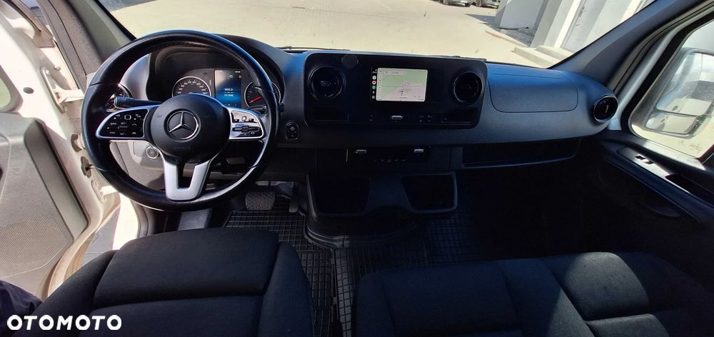 Mercedes-Benz Sprinter - 11