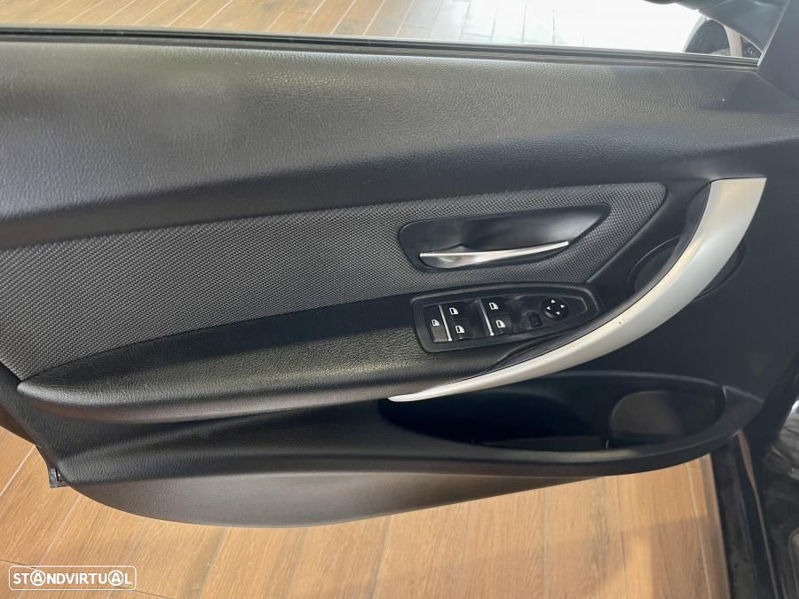BMW 318 d Advantage - 26