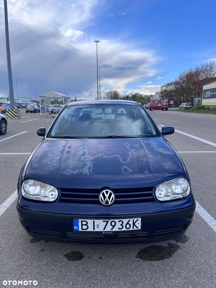 Volkswagen Golf 1.6 Basis - 1