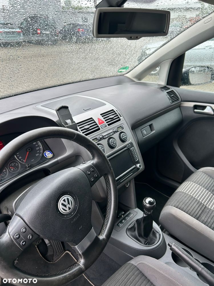 Volkswagen Touran 2.0 TDI Highline - 6