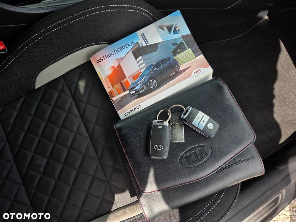 Kia ProCeed 1.6 CRDi 136 ISG GT Line - 37