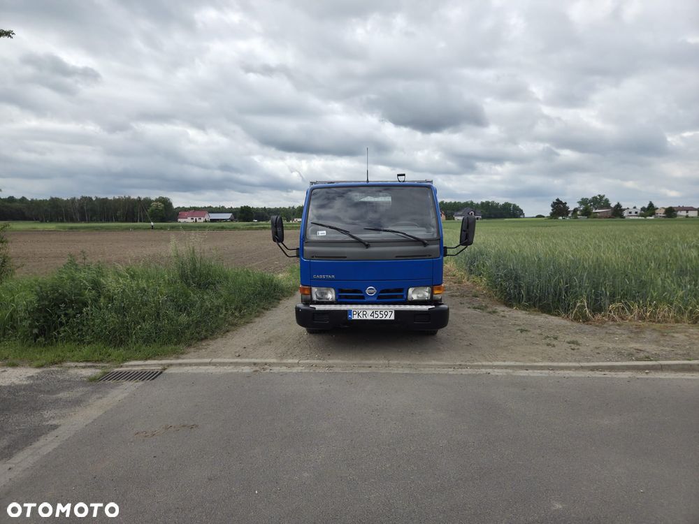 Nissan CABSTAR - 10