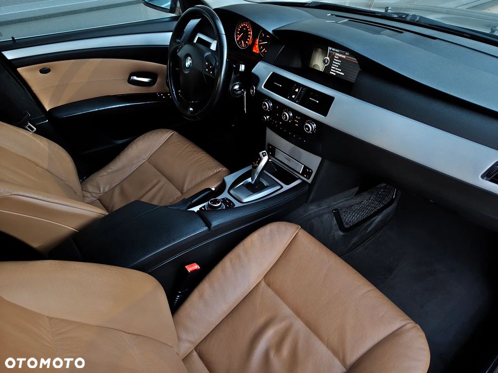 BMW Seria 5 523i Edition Exclusive - 34