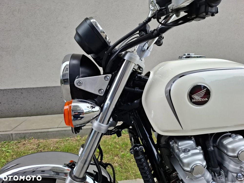 Honda CB - 11