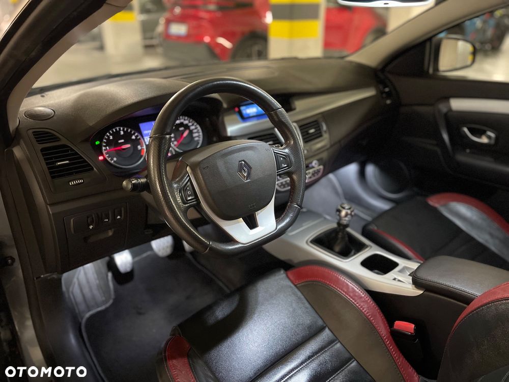 Renault Laguna 2.0 DCi GT 4WS - 15