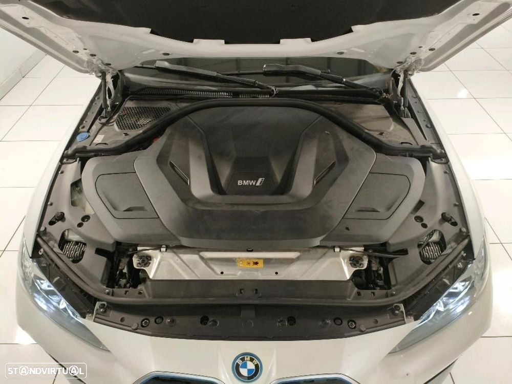 BMW i4 eDrive40 Pack Desportivo M - 14