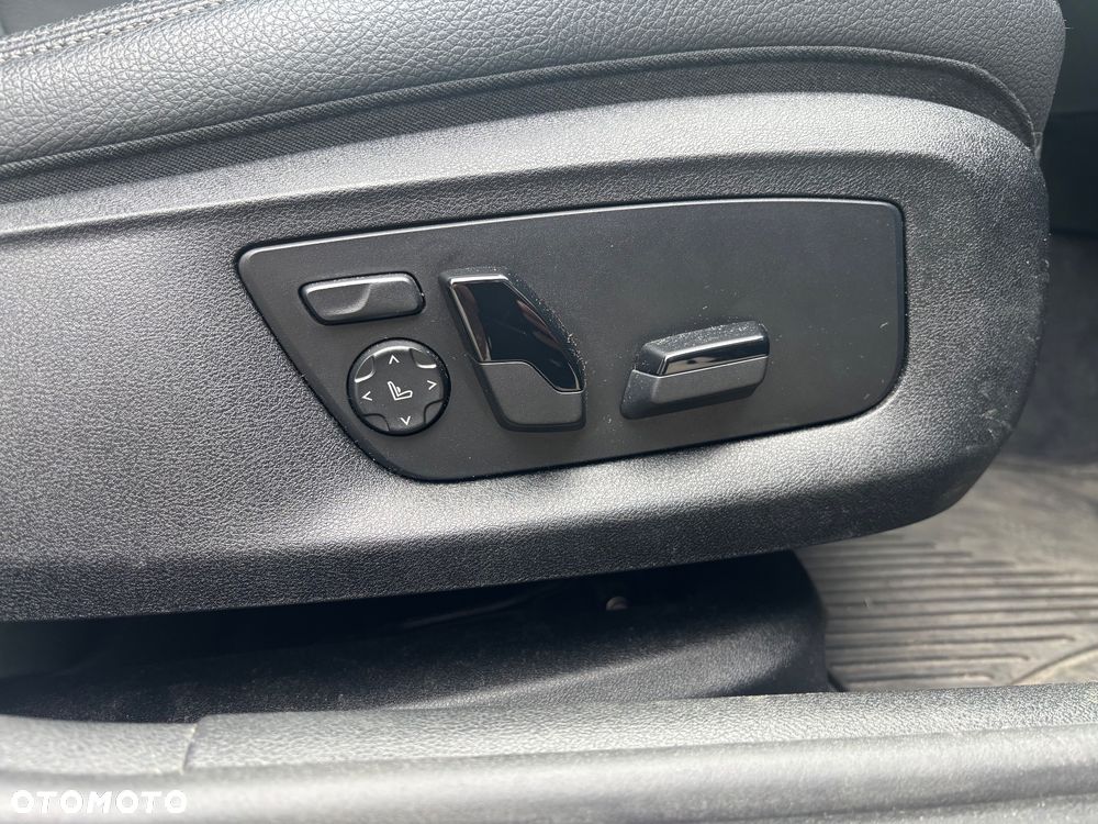 BMW Seria 5 520d Luxury Line sport - 25