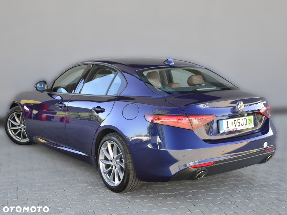Alfa Romeo Giulia - 7