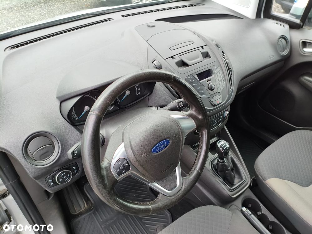 Ford Transit Courier - 22