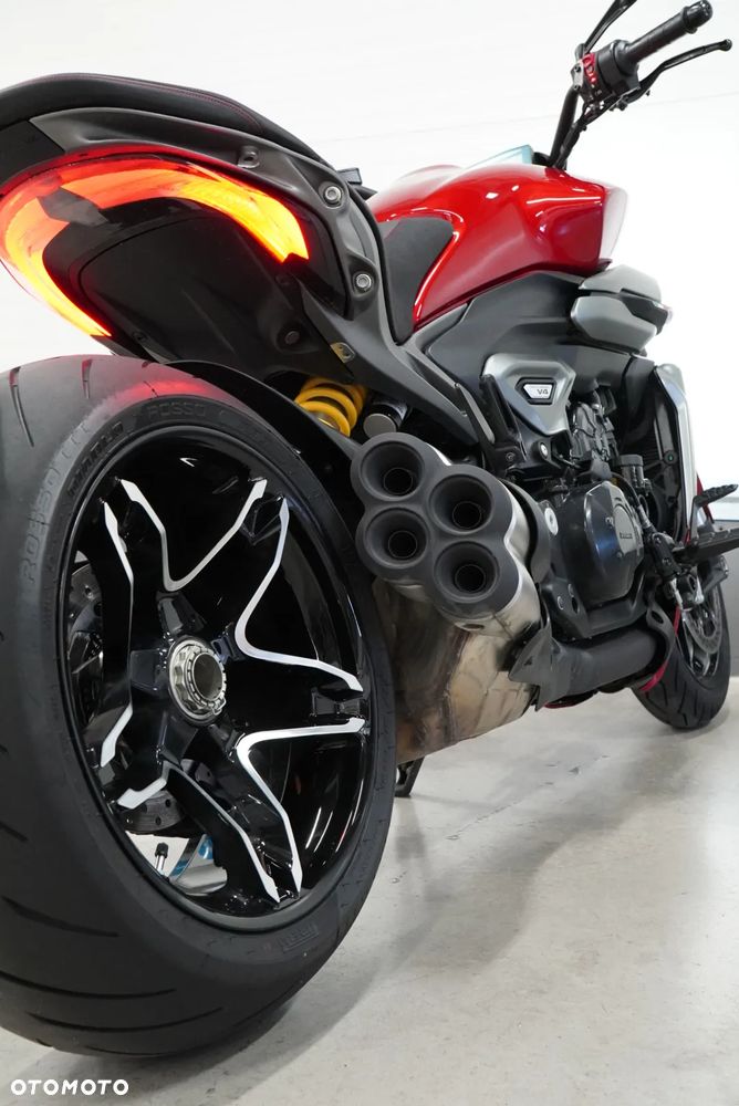 Ducati Diavel - 10