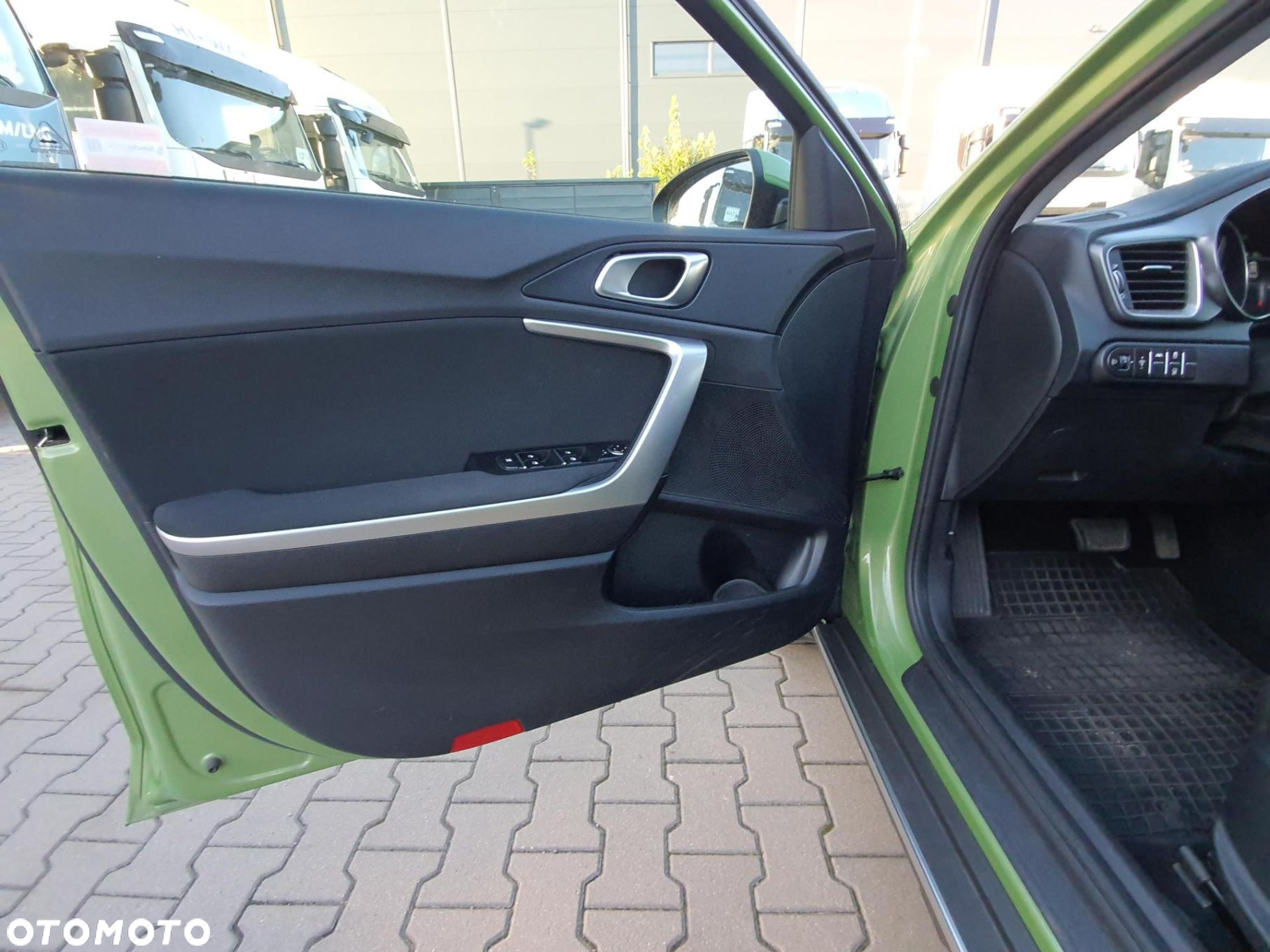 Kia XCeed - 10