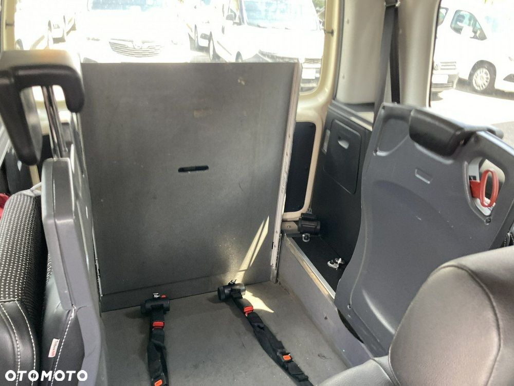 Volkswagen Caddy - 15