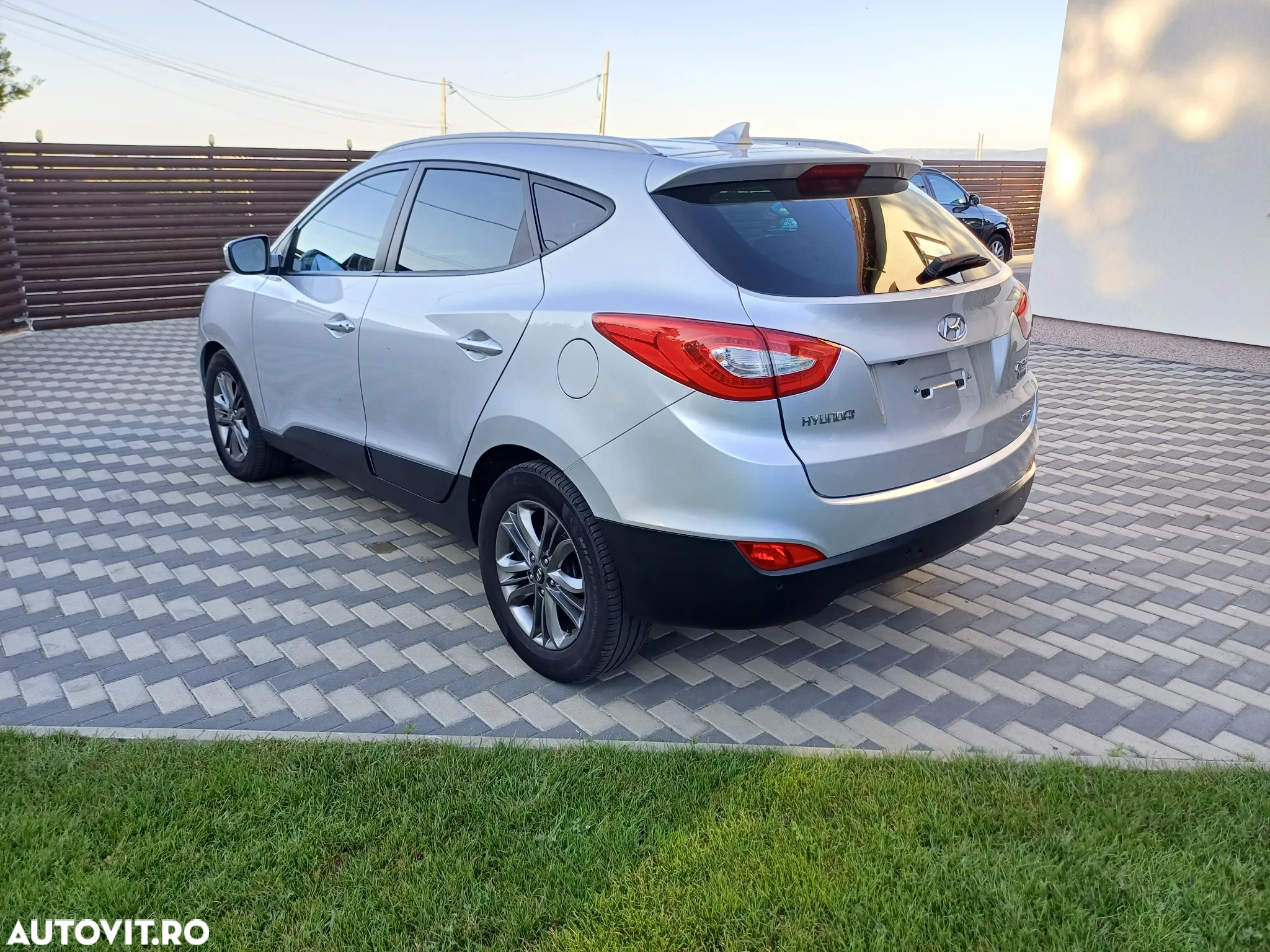Hyundai ix35 2.0 CRDI 4WD Automatik Luxury - 3