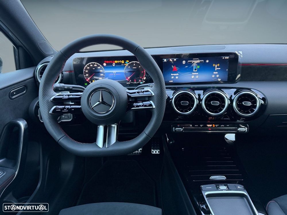 Mercedes-Benz A 180 d — fotografia 12