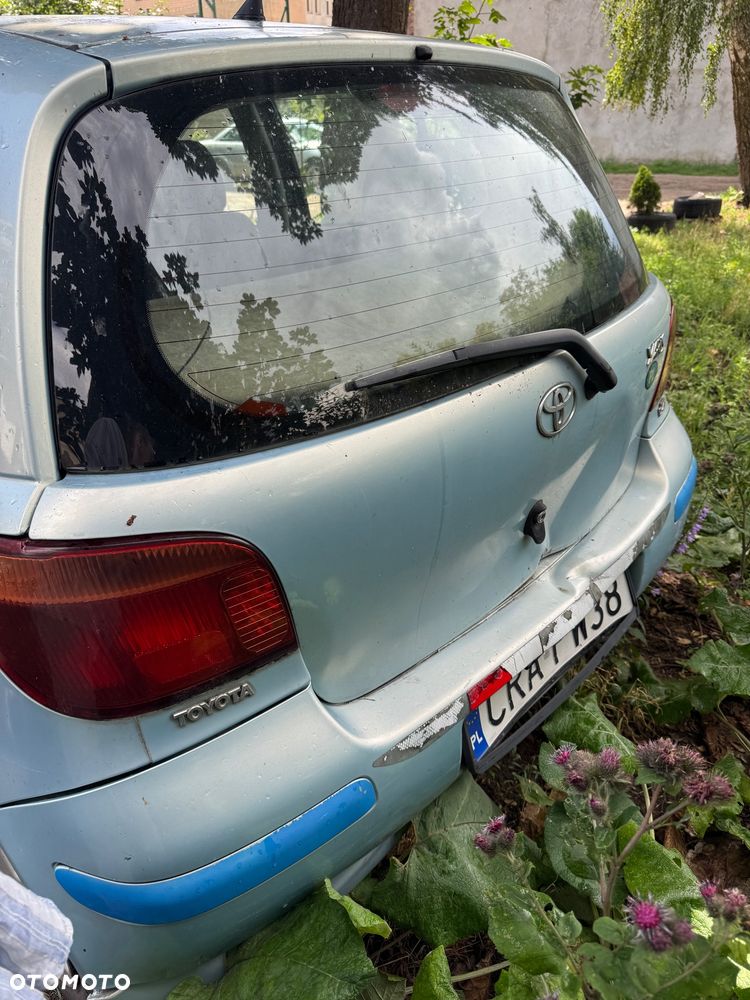 Toyota Yaris - 4