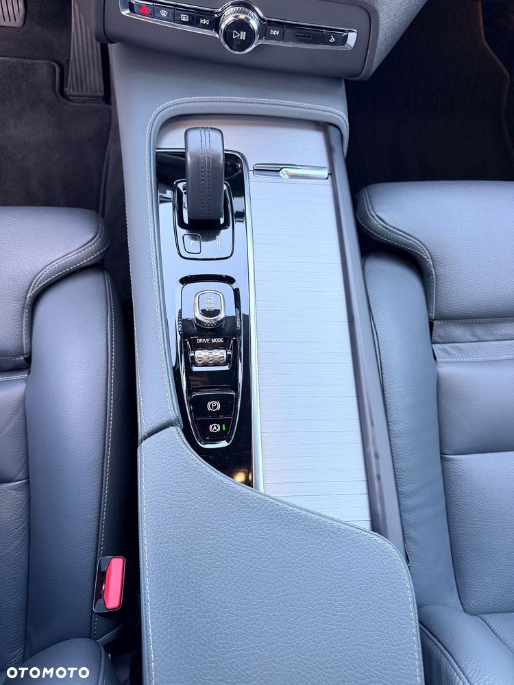 Volvo XC 90 T8 AWD Recharge Geartronic RDesign Edition - 25