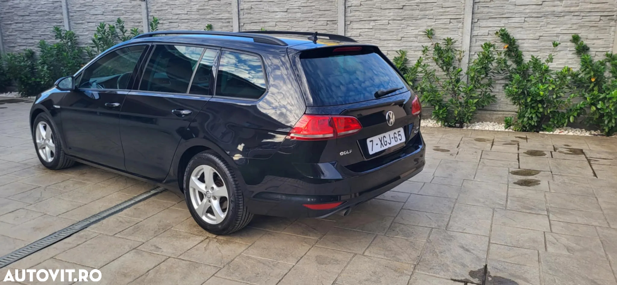 Volkswagen Golf - 8