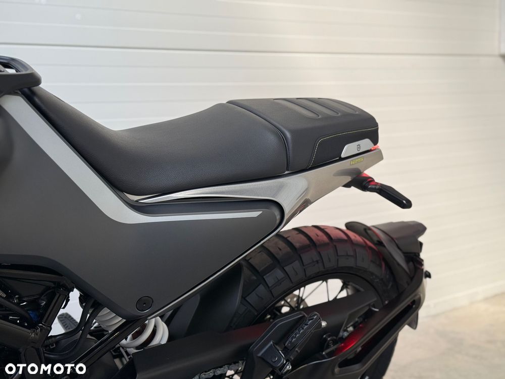 Husqvarna Svartpilen - 36