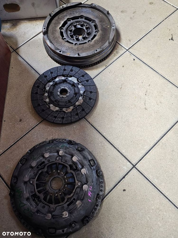 SPRZĘGŁO KOŁO DWUMASOWE KPL TOYOTA AVENSIS T25 2.2 D4D D-CAT 07 - 1