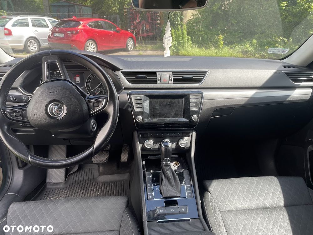 Skoda Superb 2.0 TDI Style DSG - 8