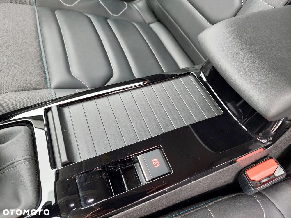 Citroën C4 1.2 PureTech Shine S&S - 33