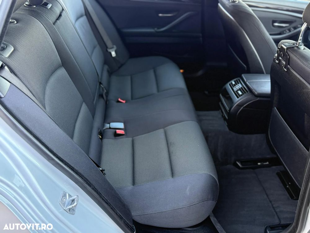 BMW Seria 5 520d Aut. - 27
