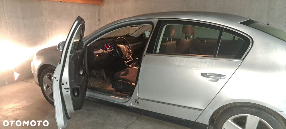 Volkswagen Passat 2.0 TDI DPF Comfortline - 3